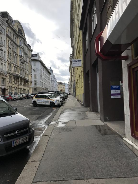 Domino * Vienna