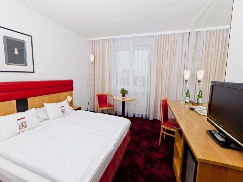 Boltzmann Hotel