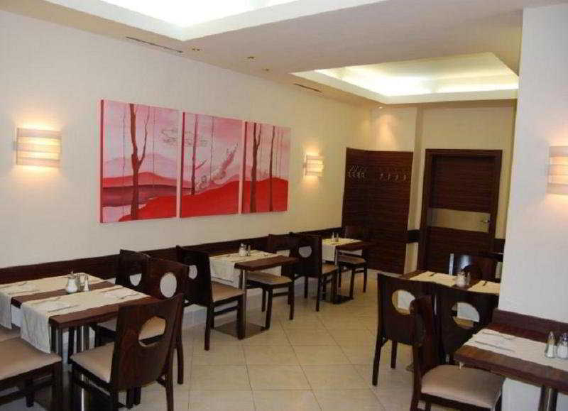 Attache L Contactless Check-in Hotel 3*