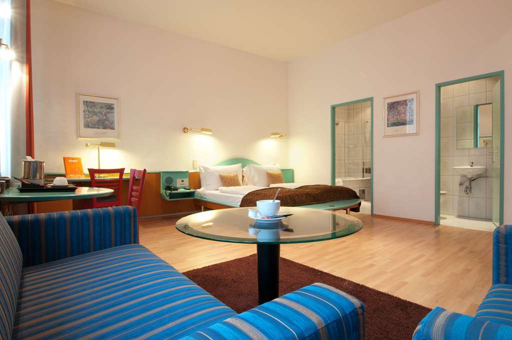 Nestroy 4*