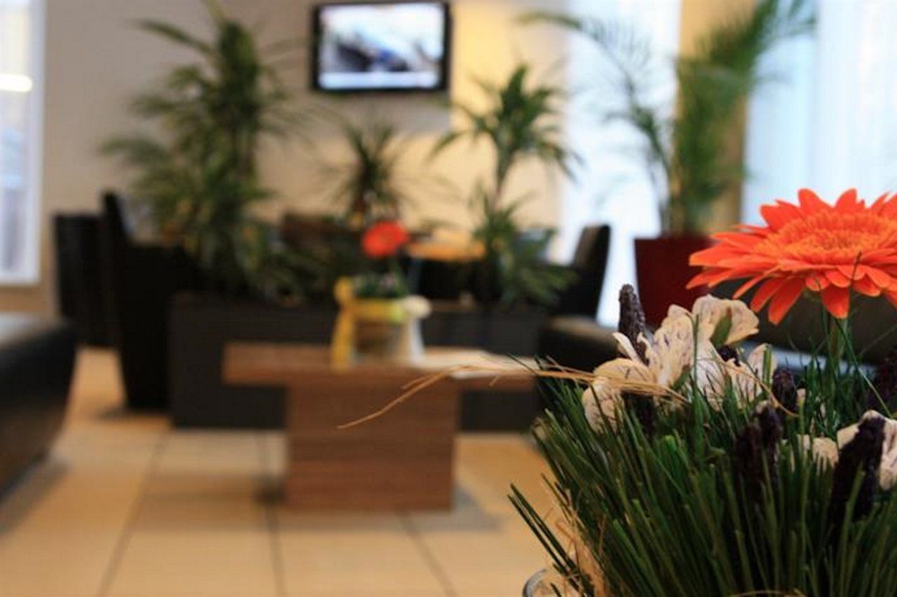 Senator Hotel
