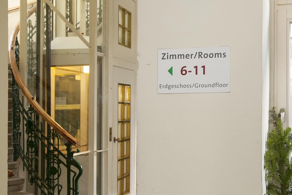 Stadthalle Bed & Breakfast 2*