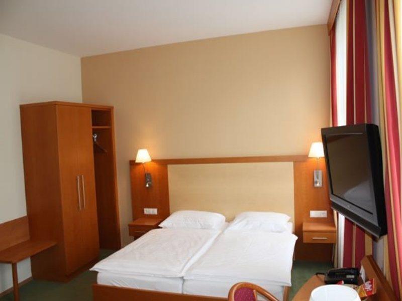 Lucia Hotel Viena