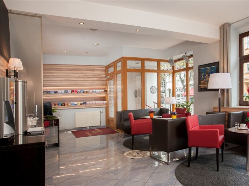 Lucia Hotel