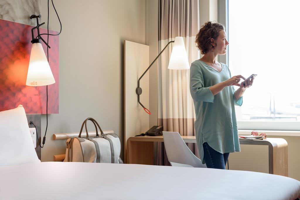 Ibis Hauptbahnhof Hotel 3*