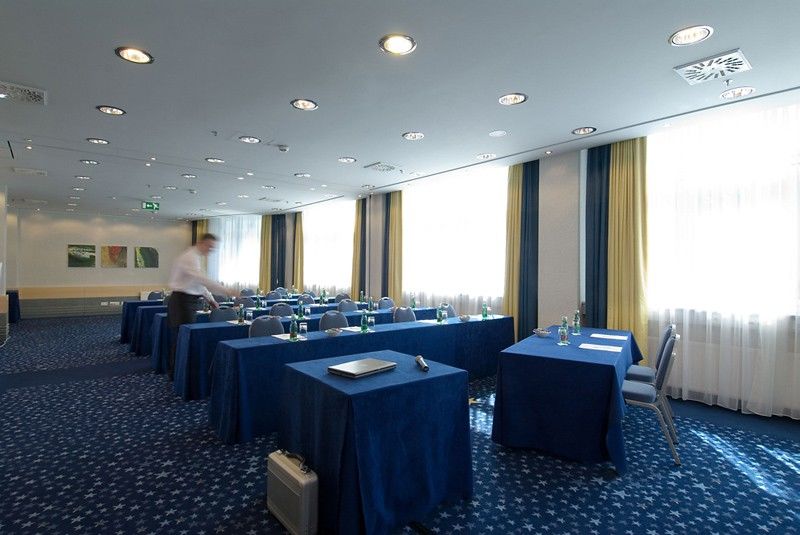 Nh Danube 4* Vienna