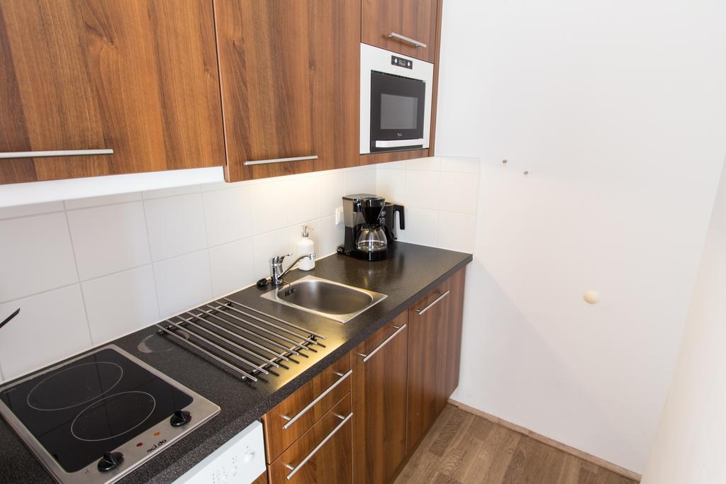 Leonhard Apartment *