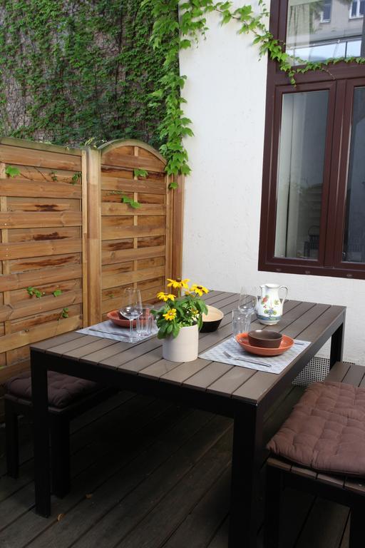 Apartment Hoheschule Courbette Vienna