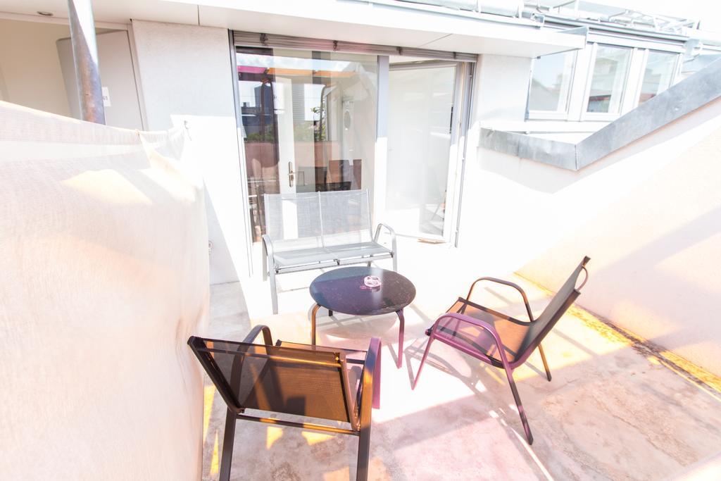 Leonhard Apartment *