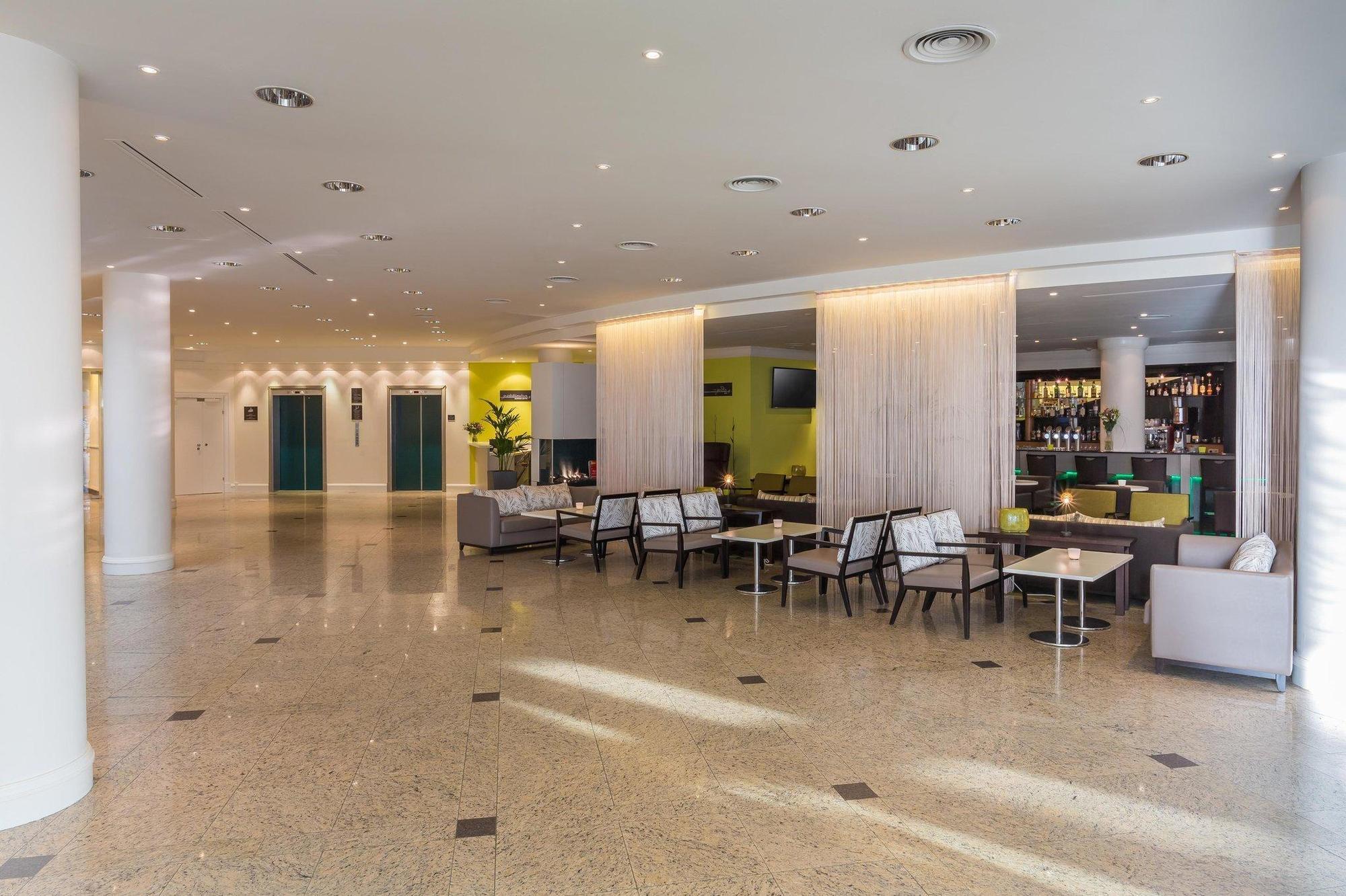 Hilton Garden South 4*