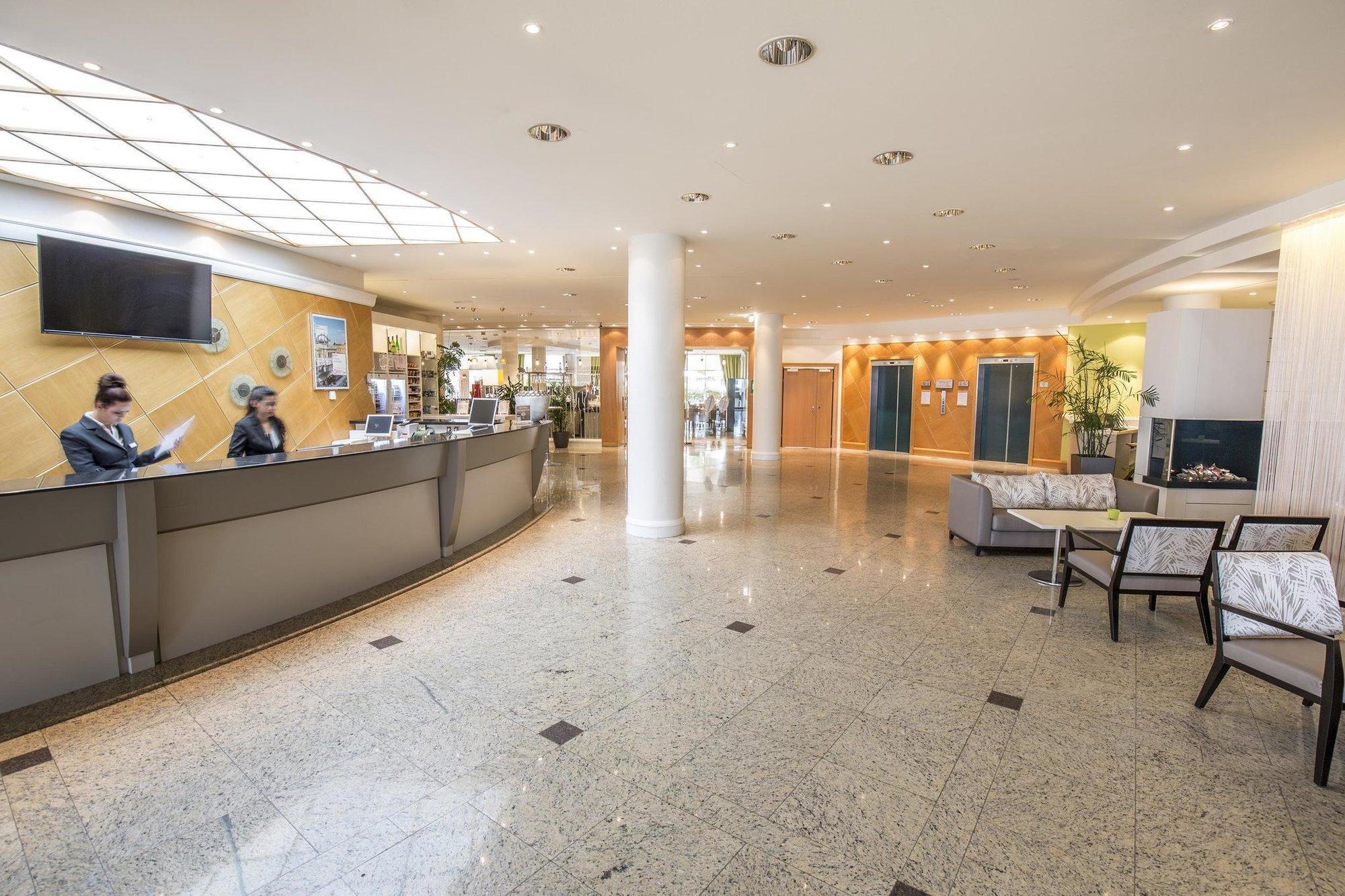 Hilton Garden South Hotel 4*