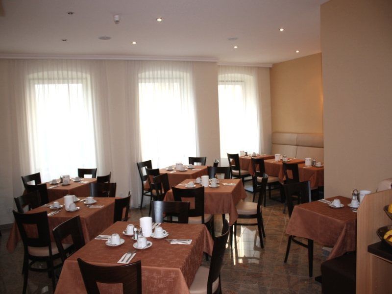 Lucia Hotel 3*