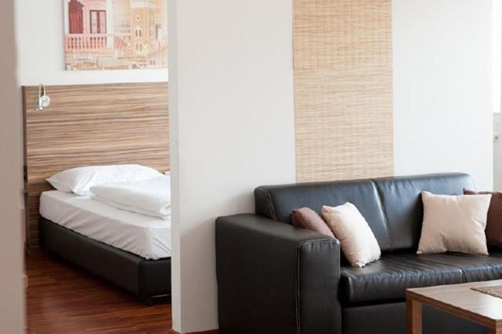Aparthotel Royal Living 4*