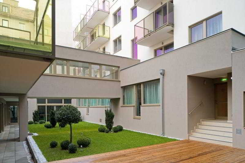 Pakat Hotel