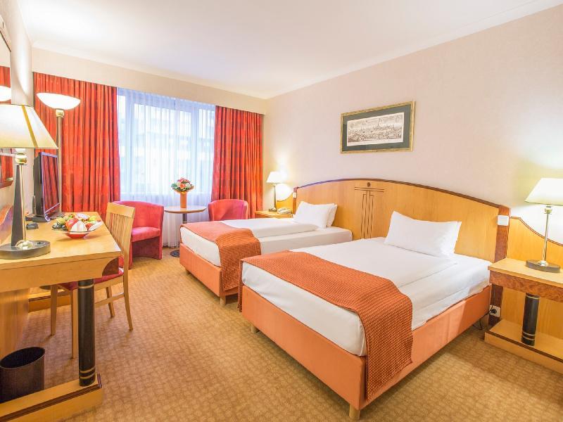 Hilton Garden South 4*
