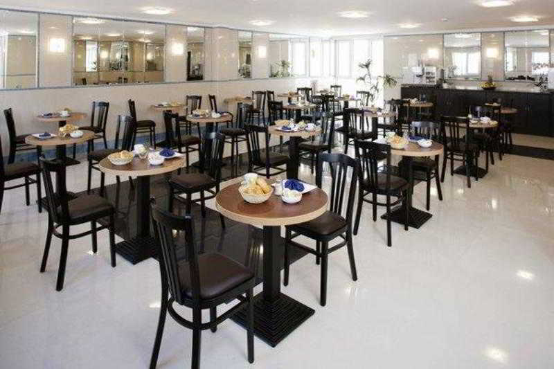 Hotel Donaustadt Kagran - At Metro U1 3*