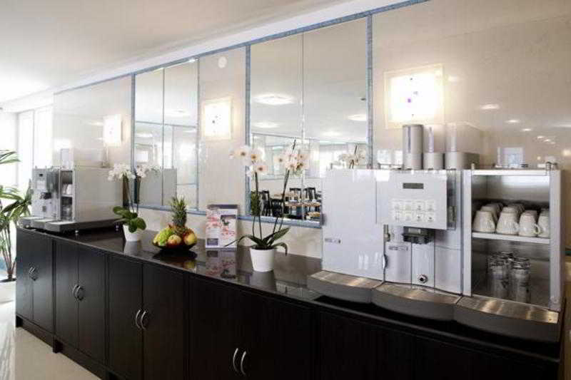 Hotel Donaustadt Kagran - At Metro U1