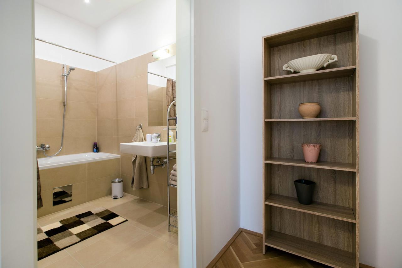 The Barts Apartments - Self Check-In * Viena