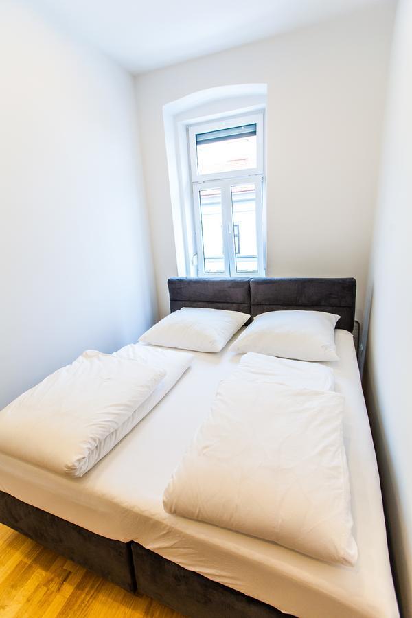 Apartment Market & Free Parking Vienna