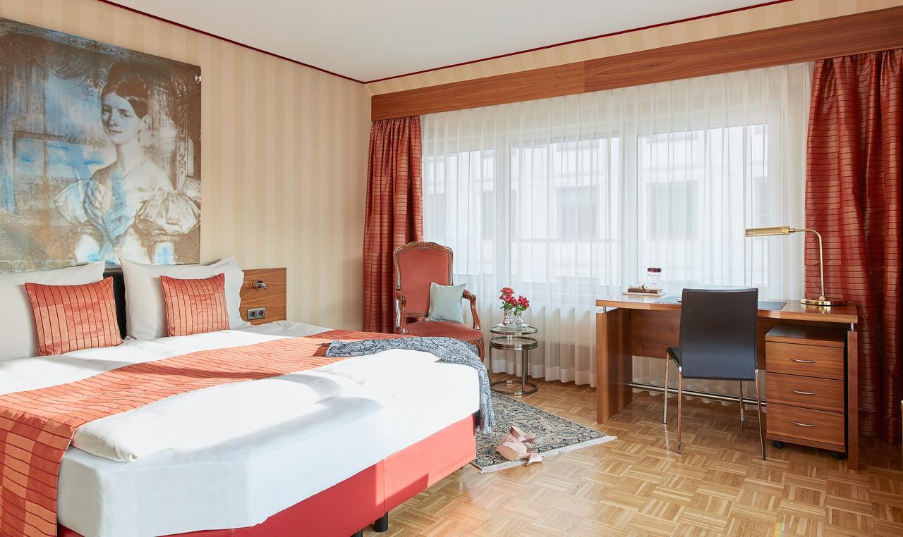 Hotel Living An Der Oper 4*