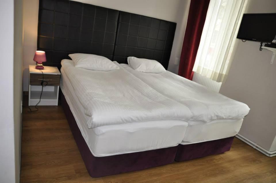 Arnes Hotel