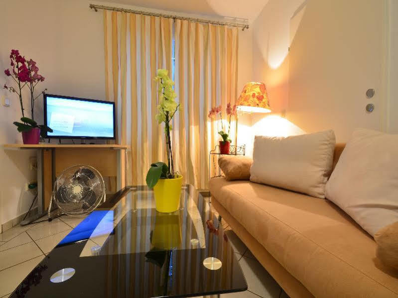 Hotel Ajo Apartements 3*