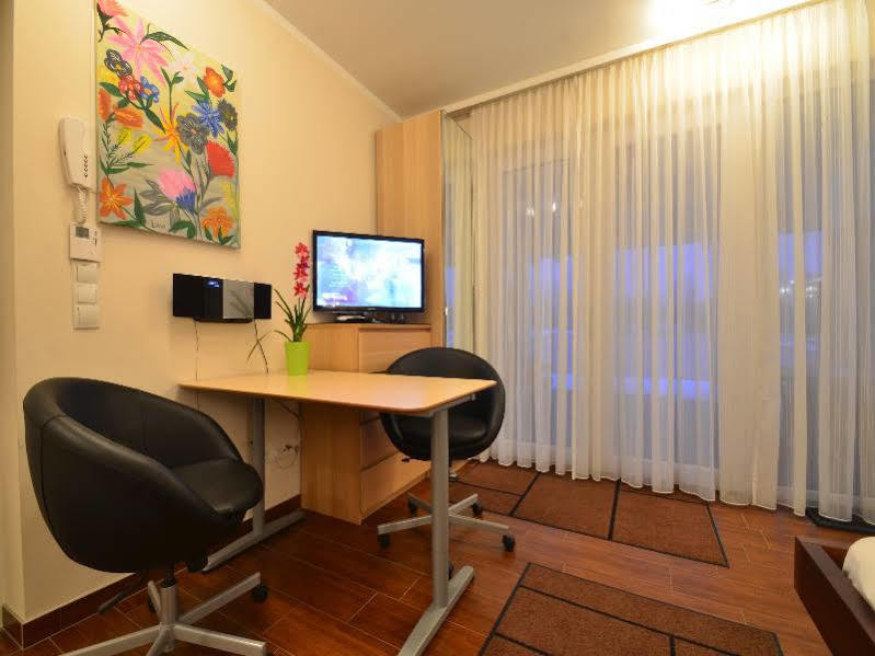 Hotel Ajo Apartements 3*