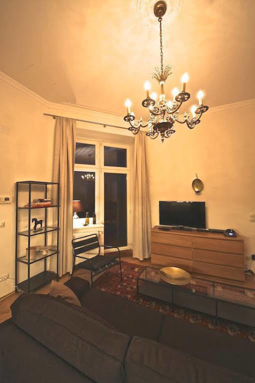 Hoheschule Courbette Apartment *