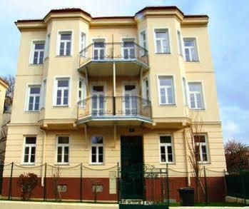 Apartment Imperial Schonbrunn *