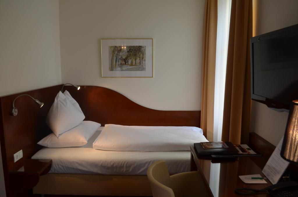 Hotel Jäger - Family Tradition Since 1911 4*