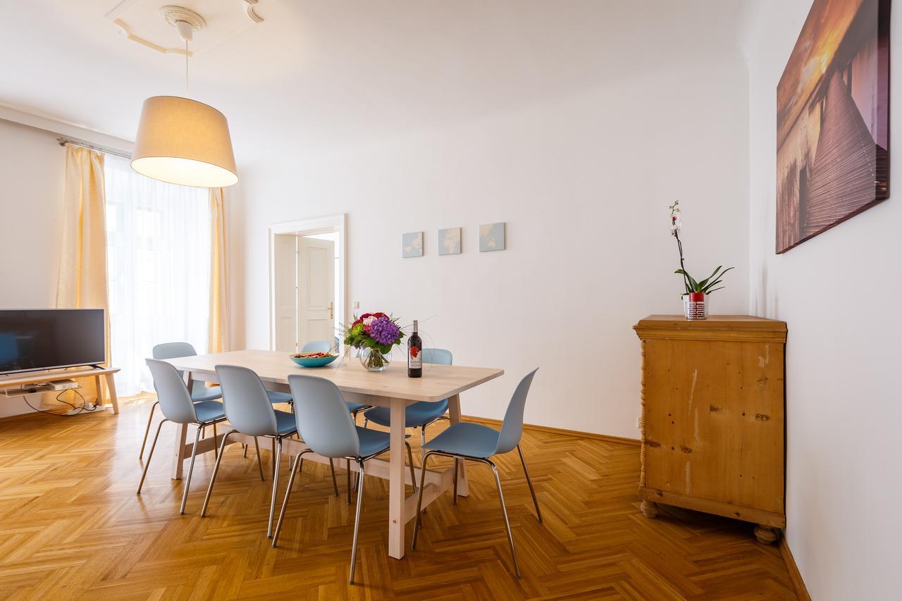 Judengasse Premium By Ichbucheat Vienna
