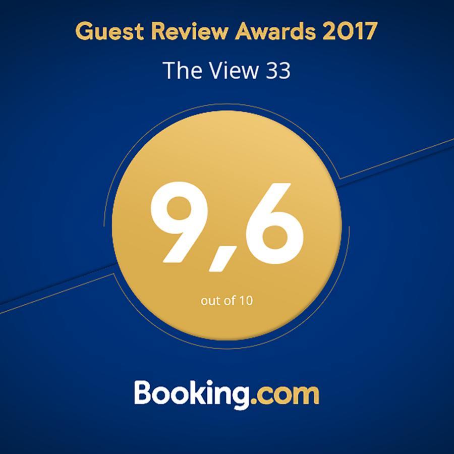 The View 33 *