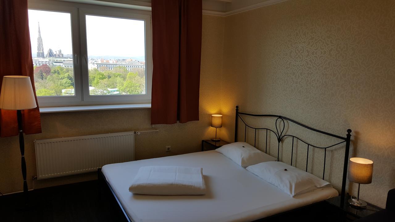 Hotel Goldene Spinne 3*