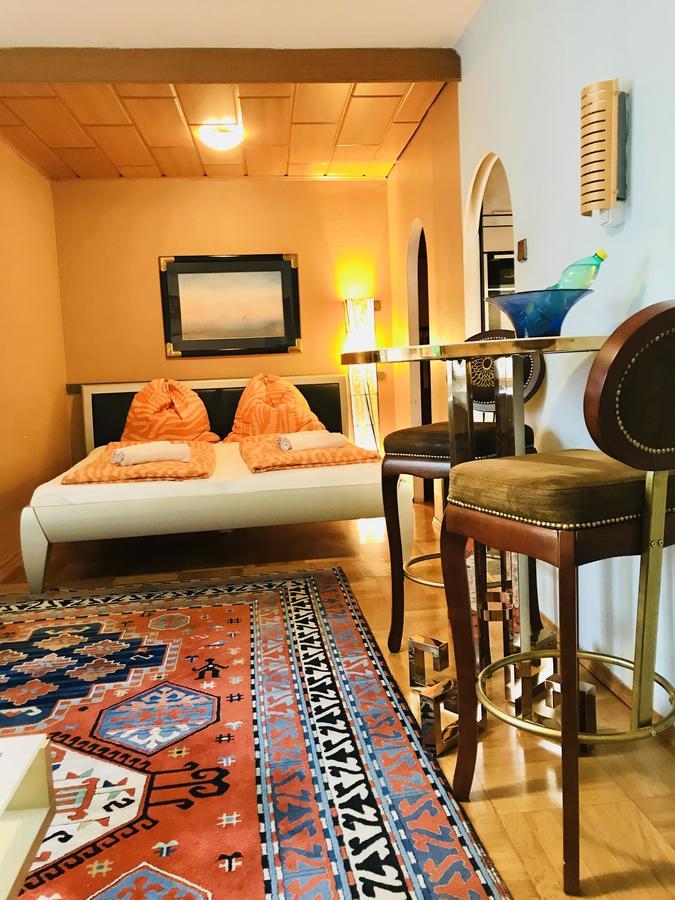 Center Apartment *