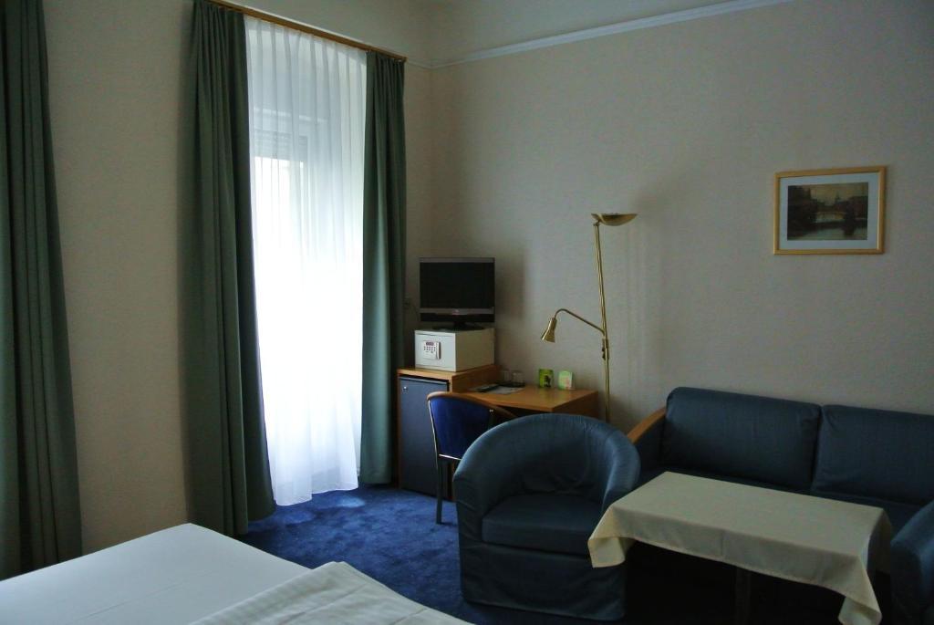 Schonbrunn Hotel 3*