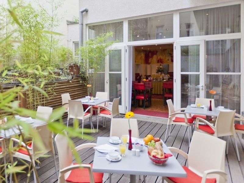 Boltzmann Hotel