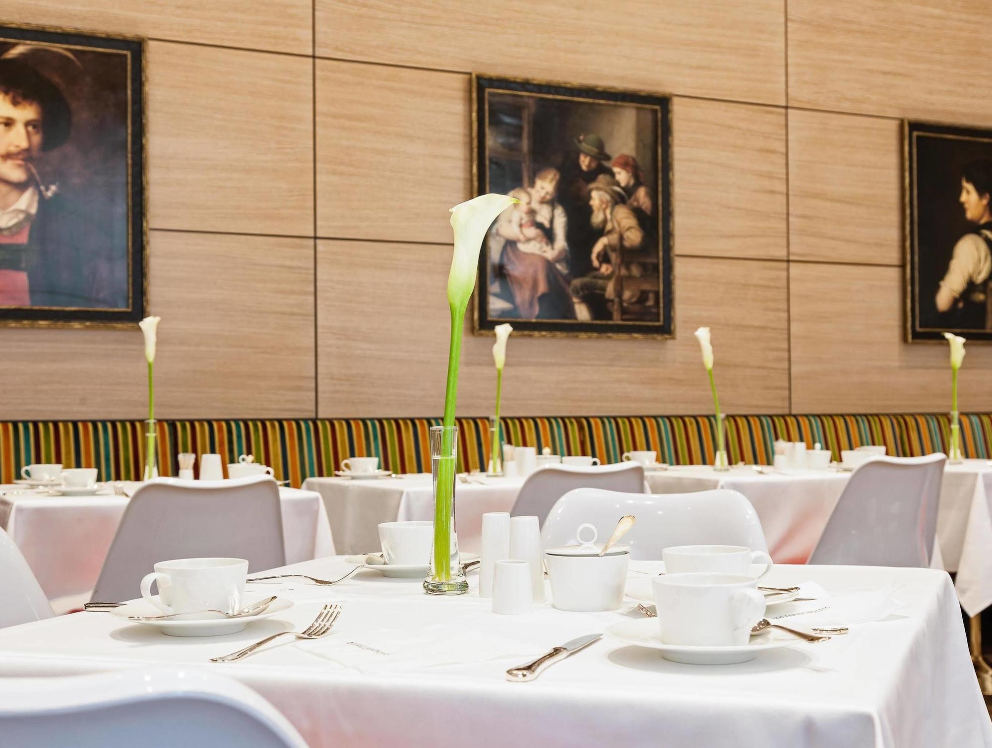 Living An Der Oper Hotel 4*