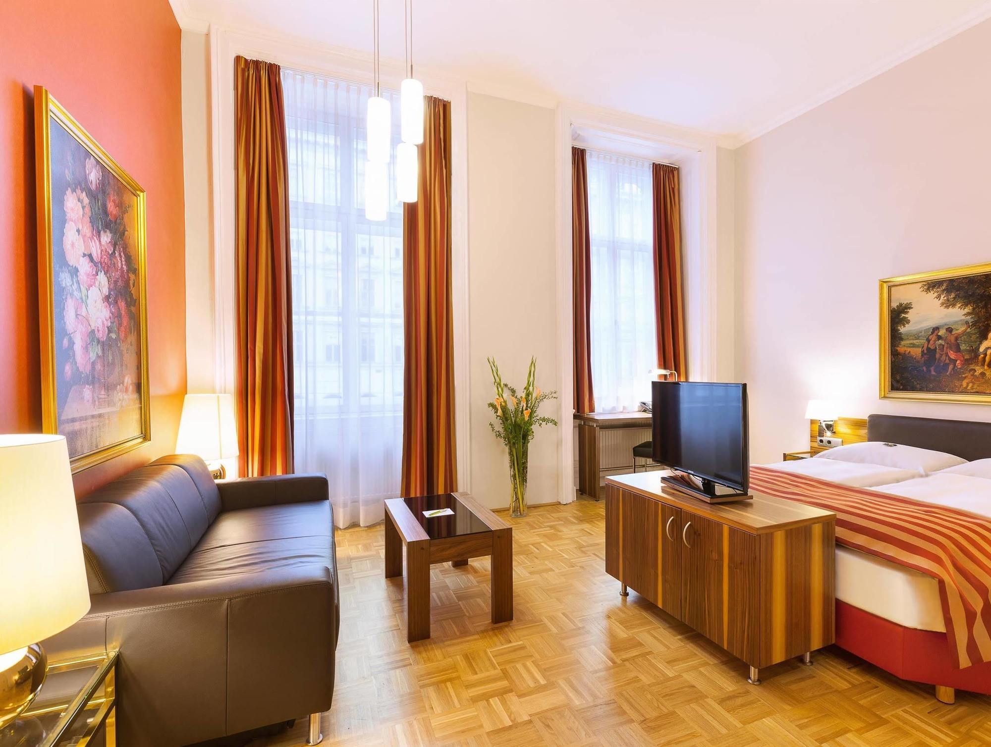 Hotel Living An Der Oper Vienna