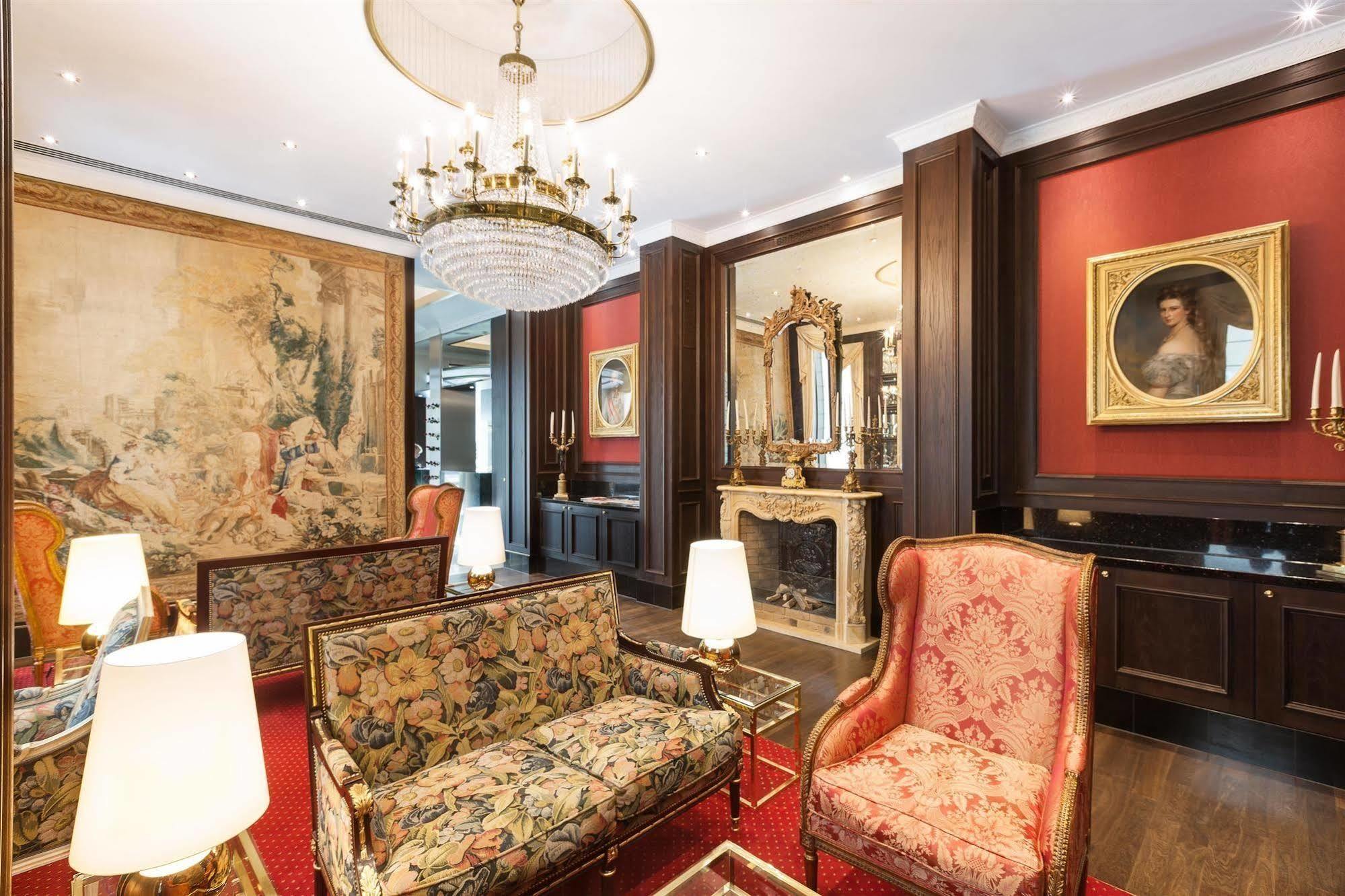 Hotel Living An Der Oper 4*