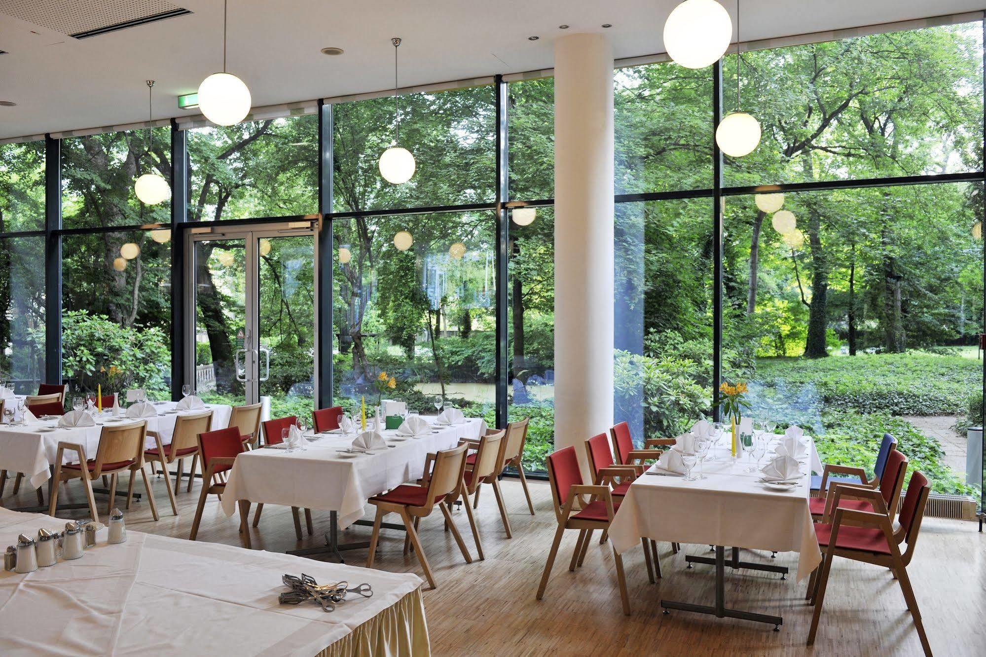 Hotel Gartenhotel Altmannsdorf 4*