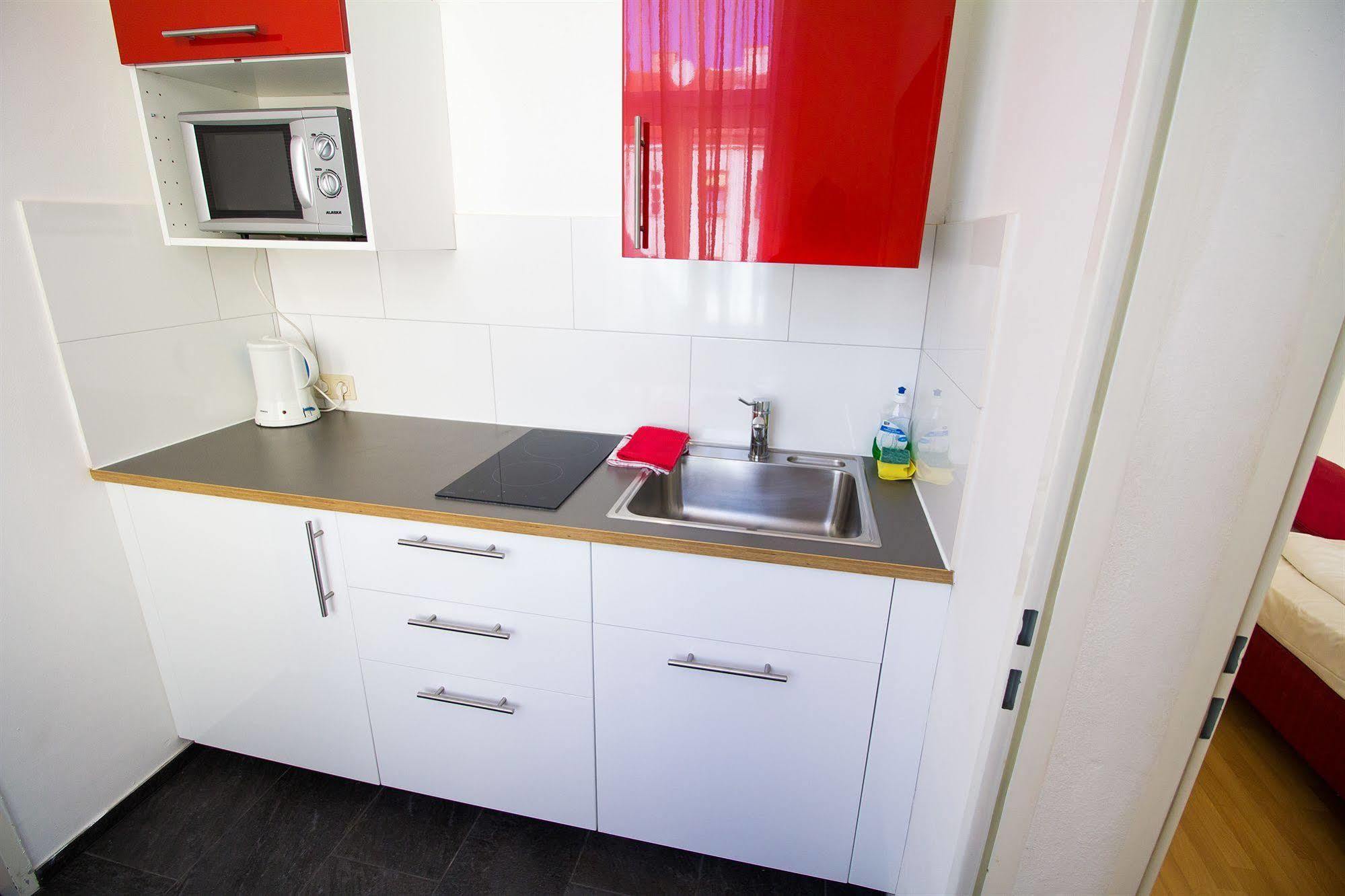Amelie Aparthotel 3*