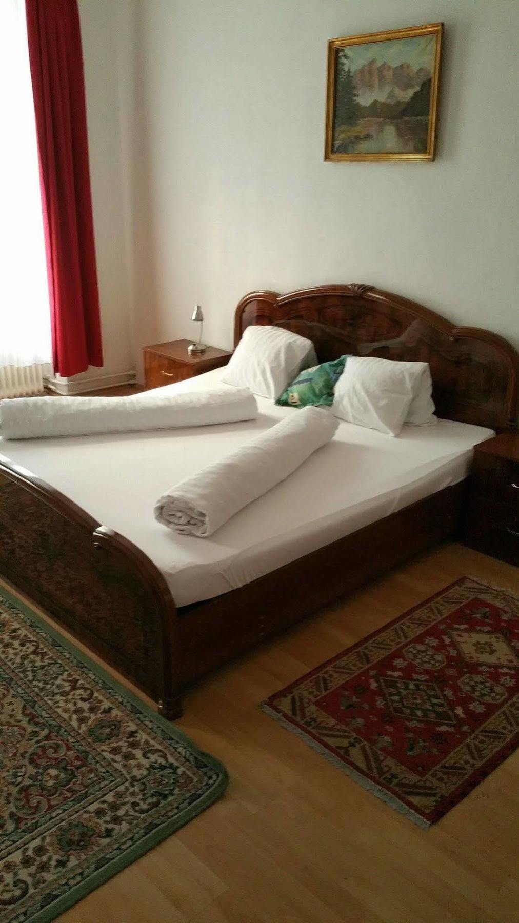 Marien-hof Vienna