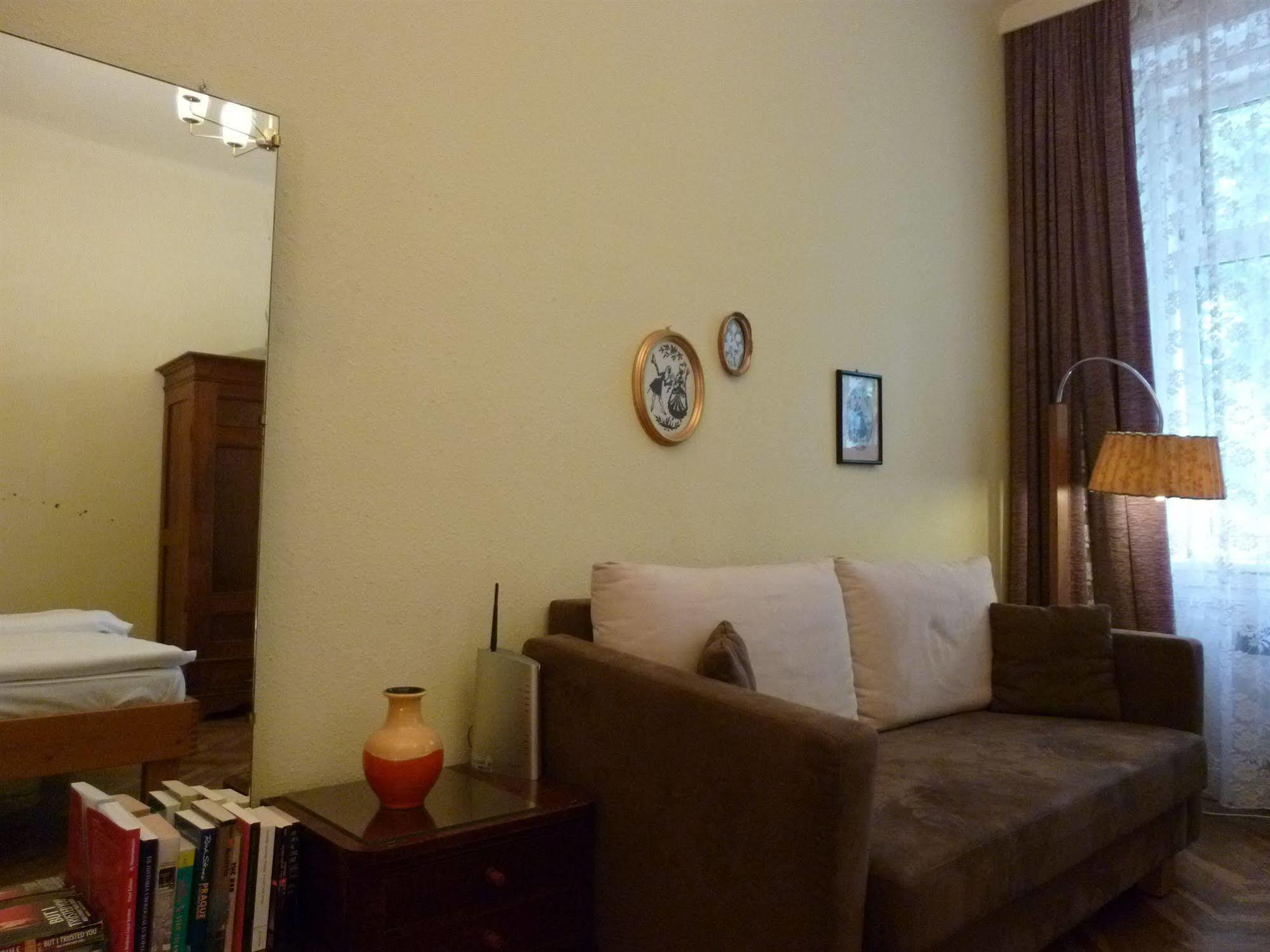 Maximillian Aparthotel 2*