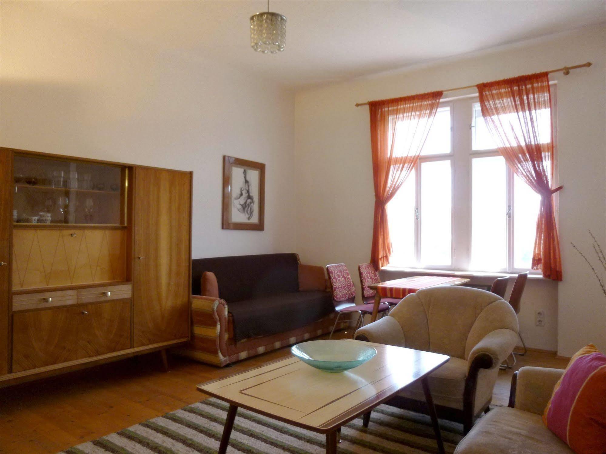 Maximillian Aparthotel 2*