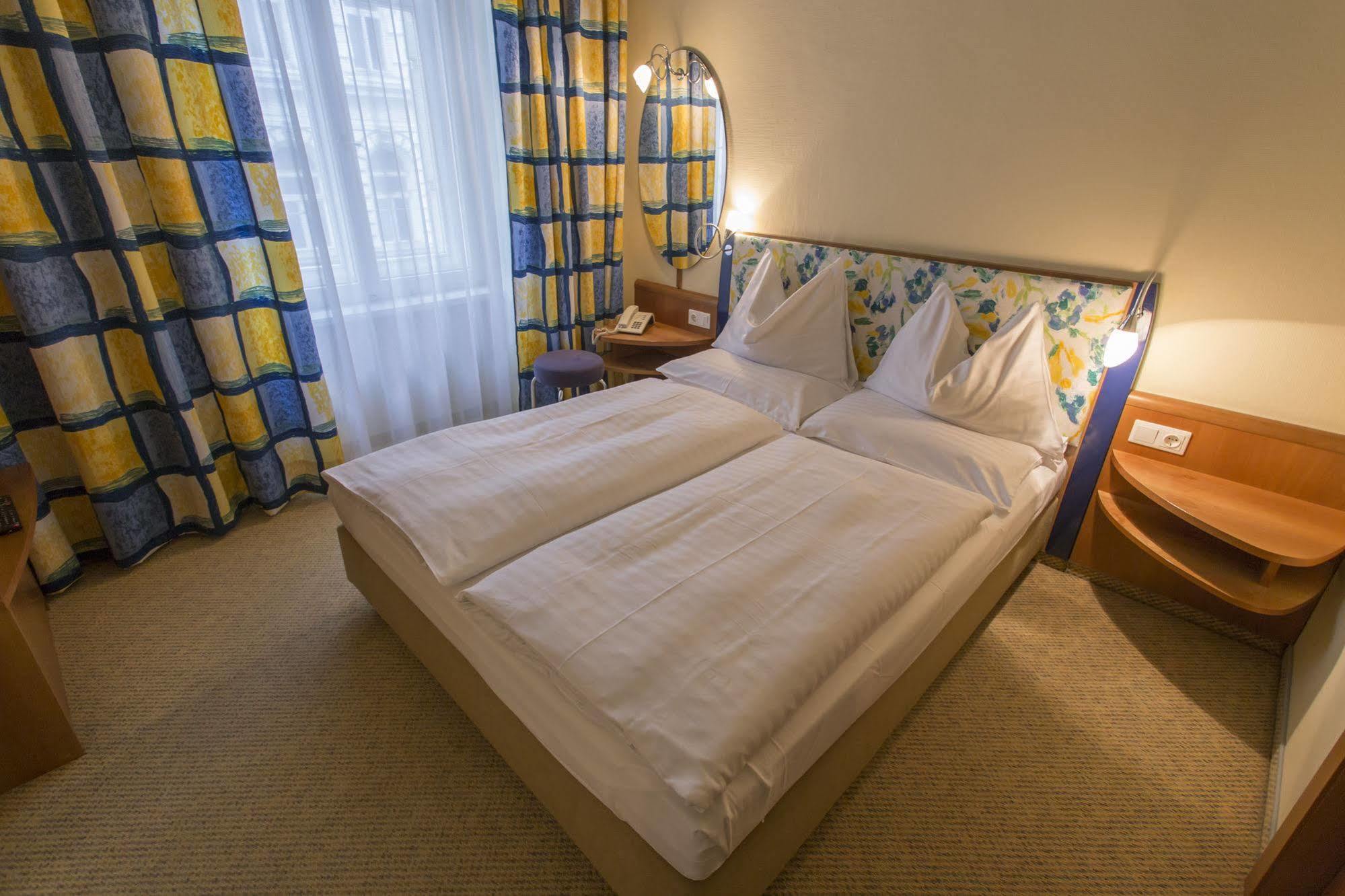 Starlight Salzgries Aparthotel
