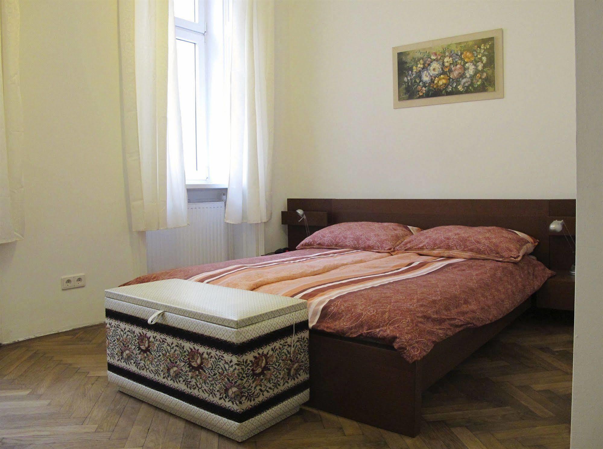 Old * Vienna