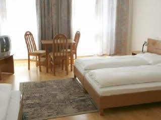 Cyrus Bed & Breakfast Vienna