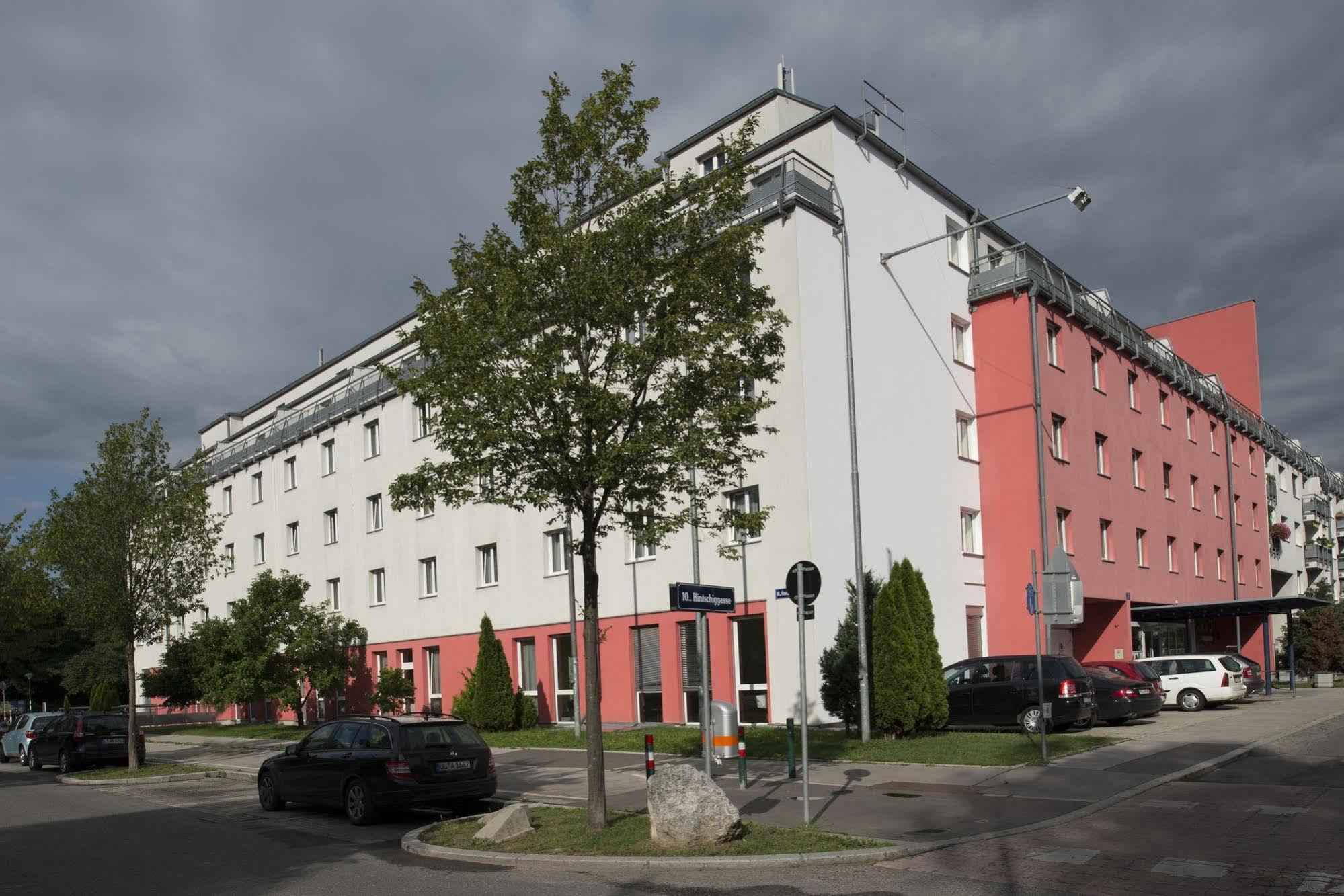 Hotel Arion Cityhotel & 24hours-apartment 4*