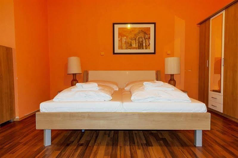 Hotel Madara 2*