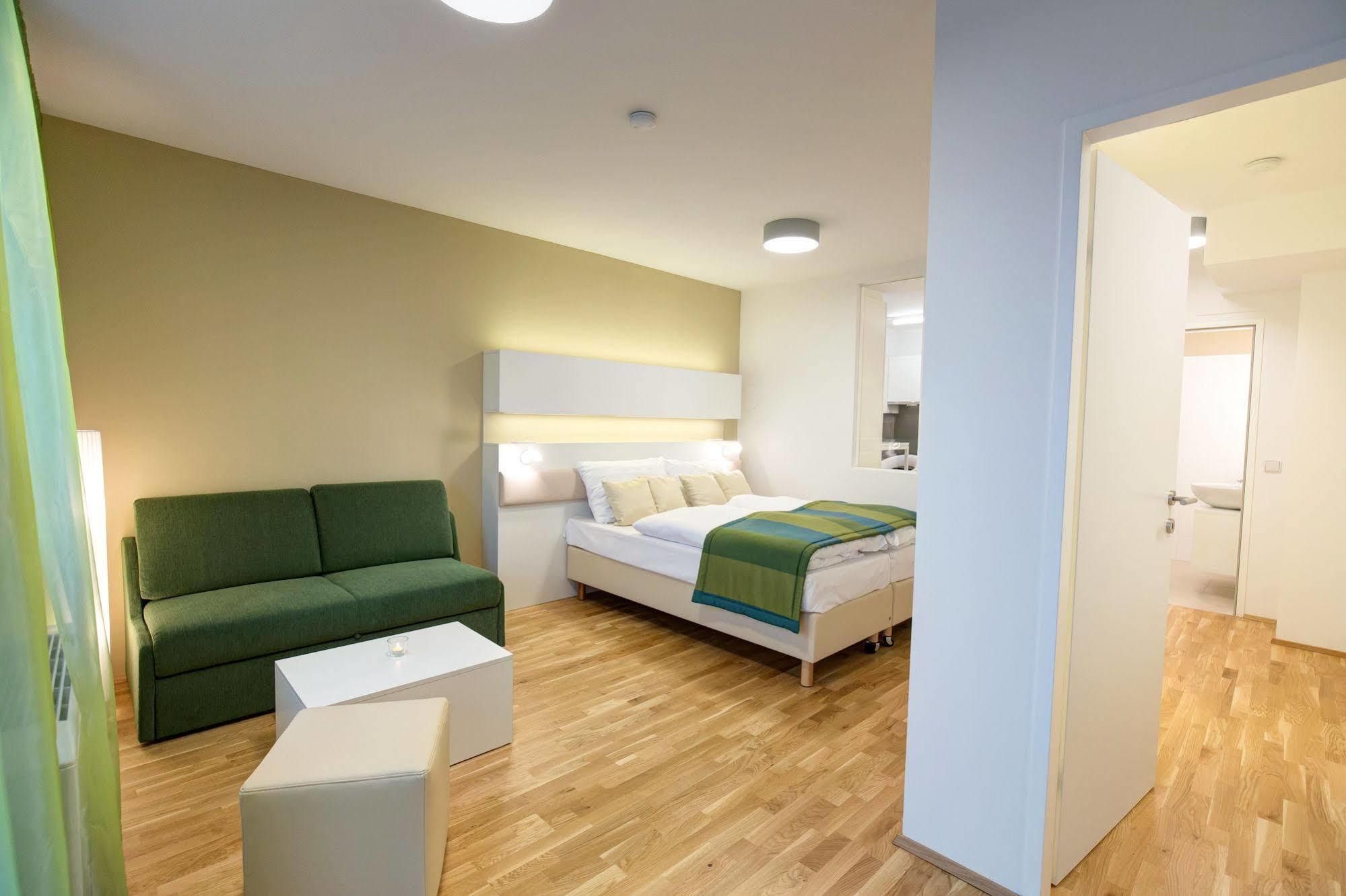 Smart Living - Hauptbahnhof - Self Check-in 4* Viena